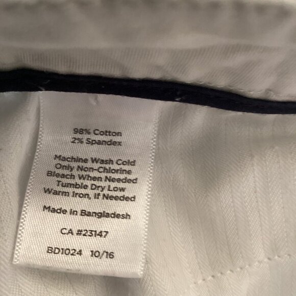 Talbots The Perfect Short 6P Beige Bermuda Petite Front & Back Pockets‎ - Picture 3 of 8